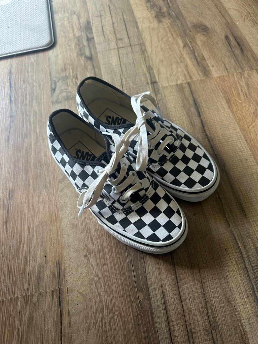 Vans Checkerboard Low-Top Sneakers - Black & White women’s size 5.5 men’s size 4